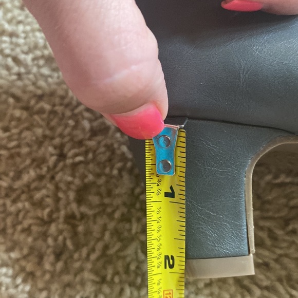 Grey pumps - Picture 6 of 6